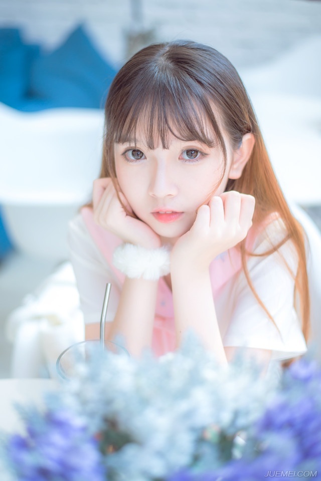 任何不能打倒你的，将会使你更加坚强。